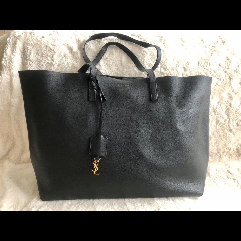 Saint Laurent Shopping Bag E/W Supple Leather.